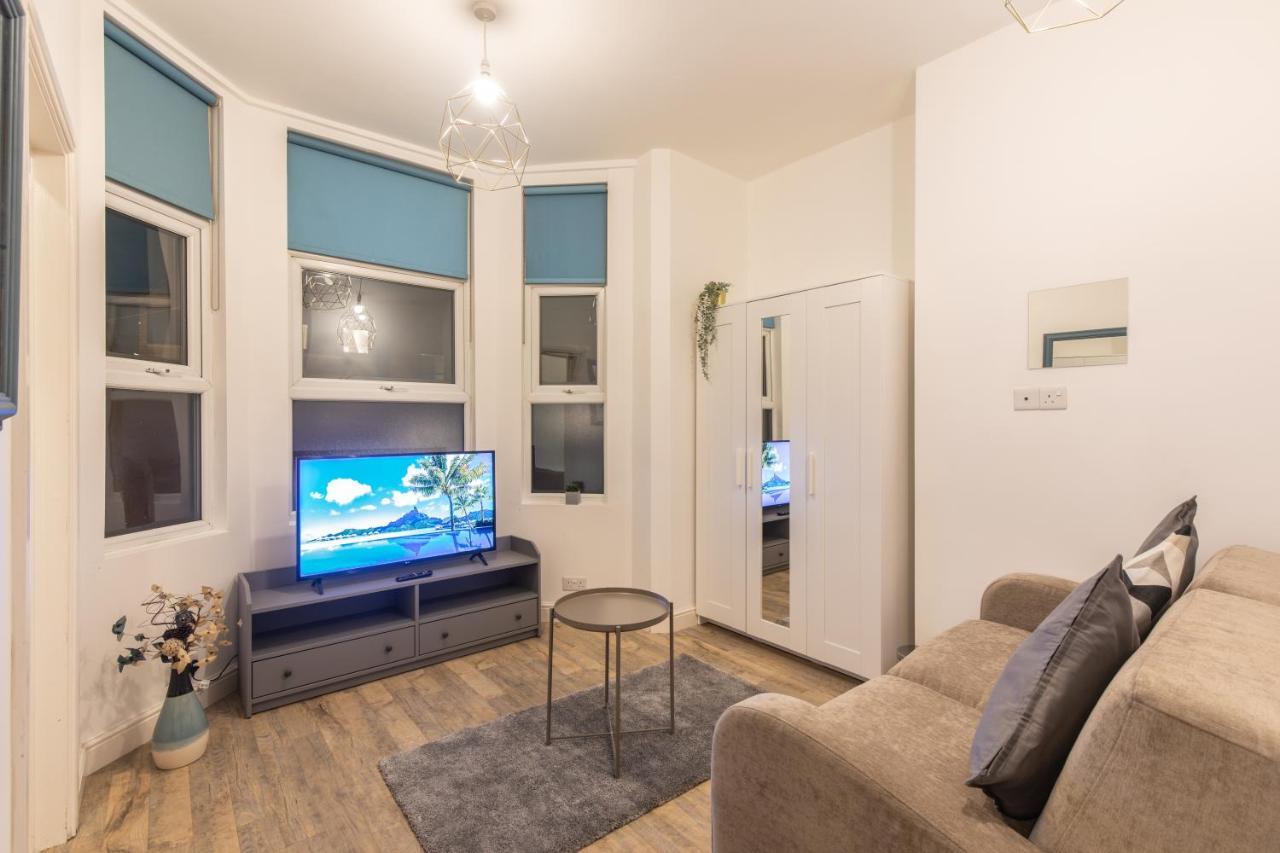 Cosy Modern Apartment, Grand Victorian Building, 5 Mins To Coventry City Centre 外观 照片